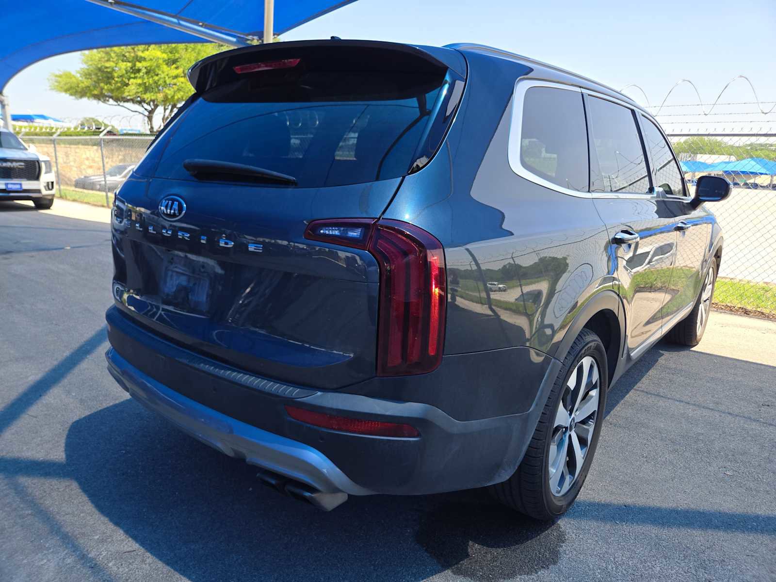 Used 2020 Kia Telluride S FWD image 4