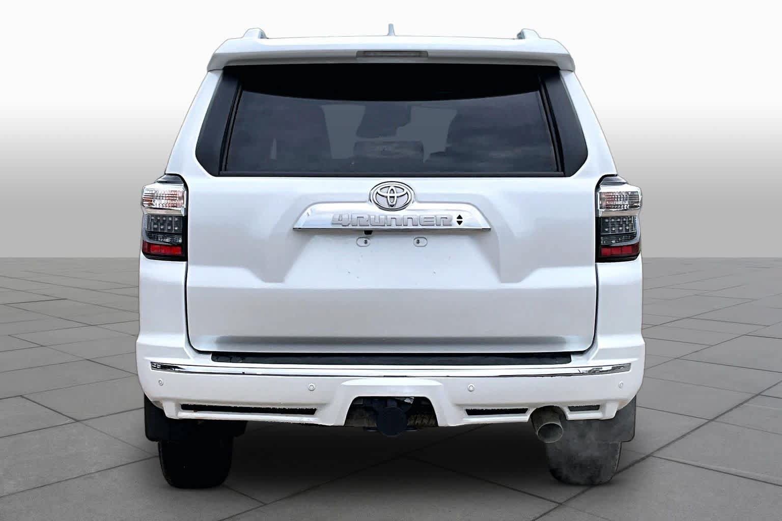 Used 2024 Toyota 4Runner Limited AWD/4WD image 5