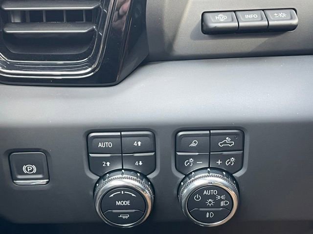 Used 2025 GMC Sierra 1500 AT4 w/ AT4 Premium Package image 17