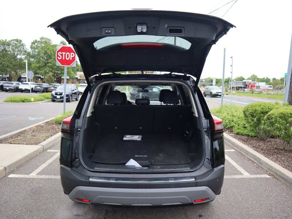 Certified 2022 Nissan Rogue SV w/ SV Premium Package image 27