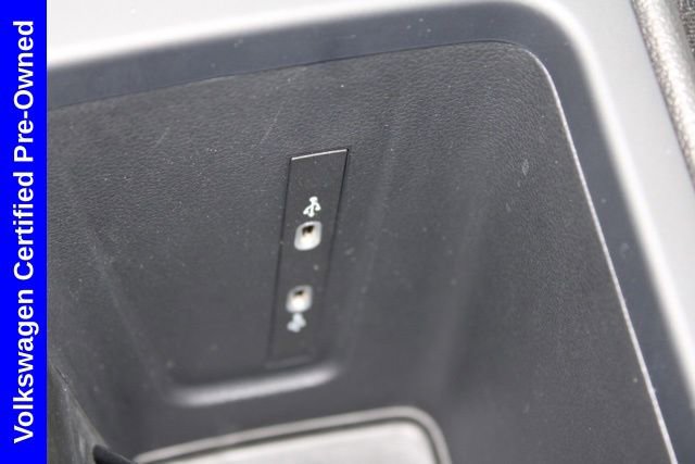 Used 2025 Volkswagen Tiguan SE image 41