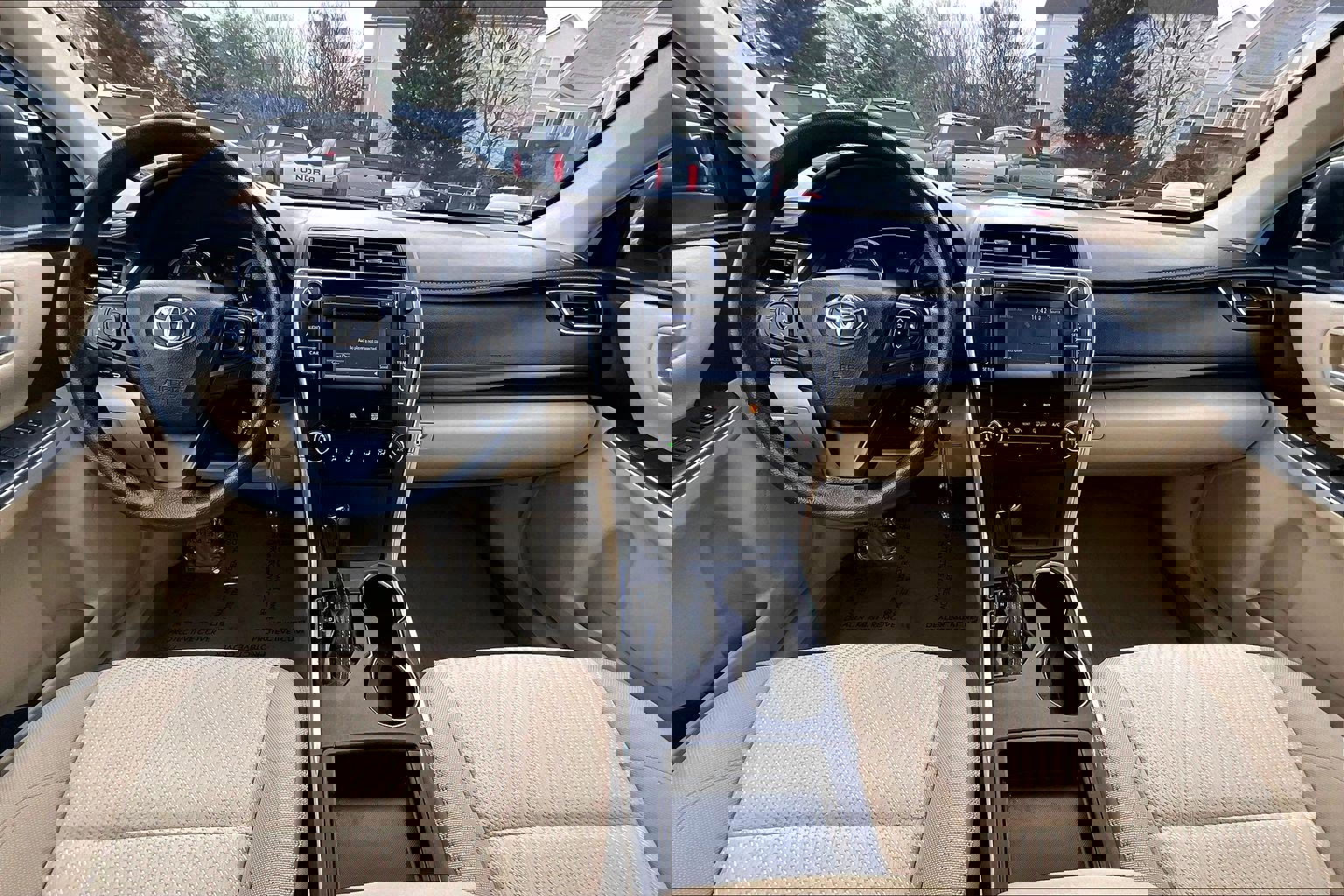 Used 2016 Toyota Camry LE image 14