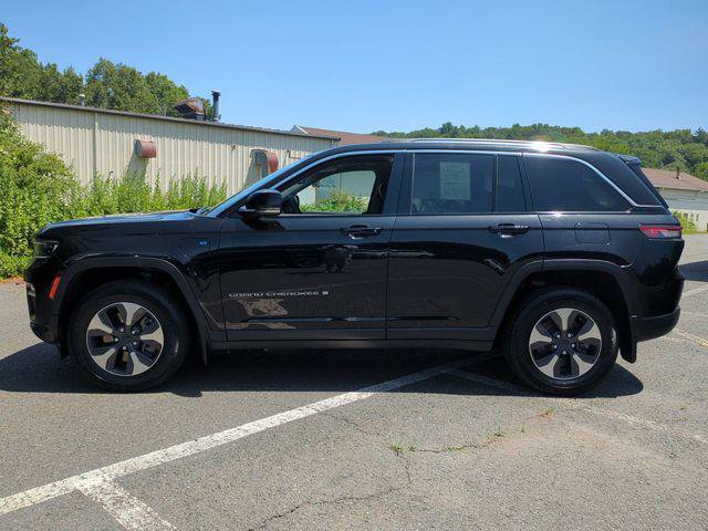Certified 2022 Jeep Grand Cherokee Limited 4xe w/ MOPAR Finishing Package AWD/4WD image 9
