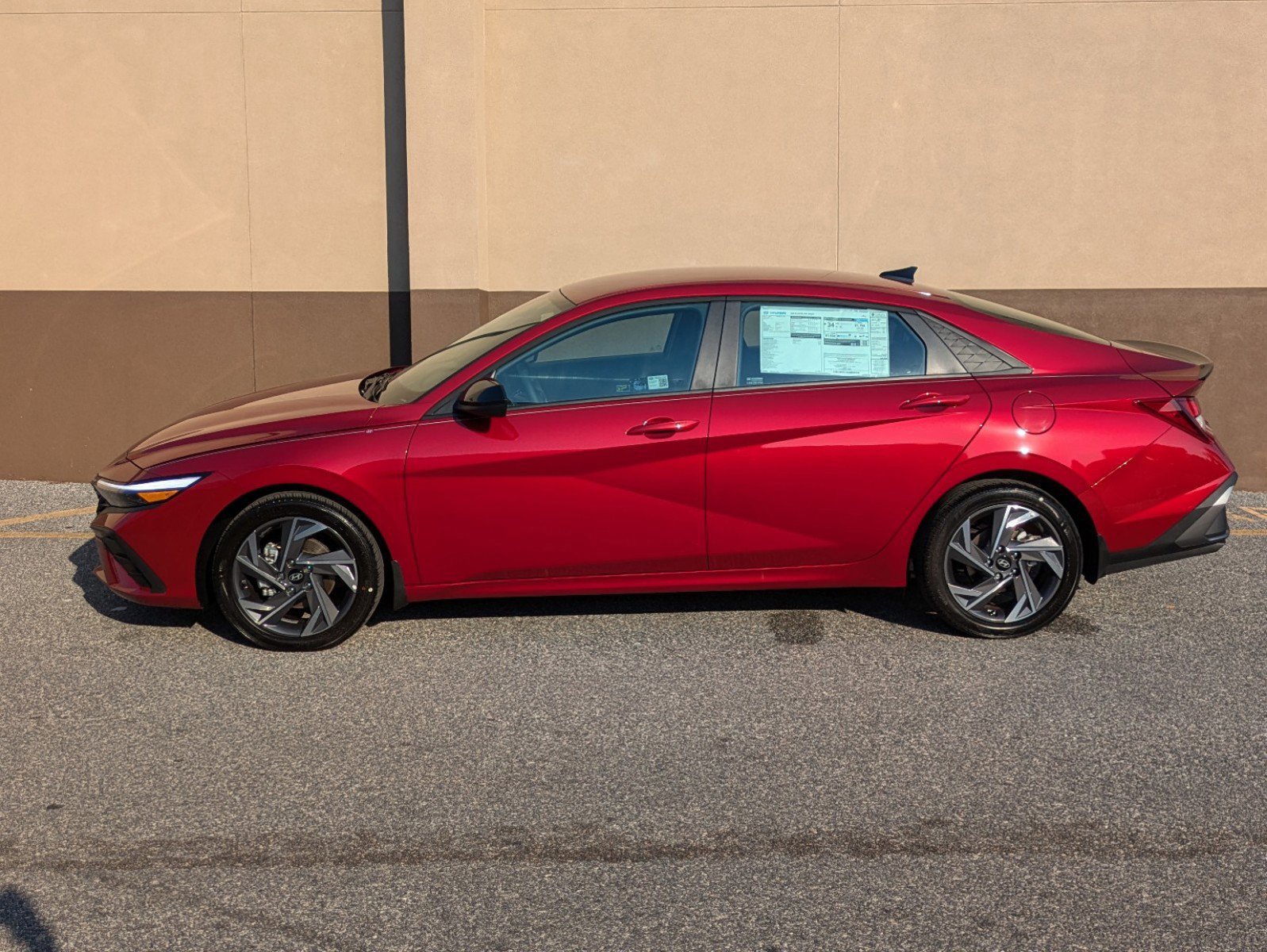 Certified 2025 Hyundai Elantra SEL FWD image 7