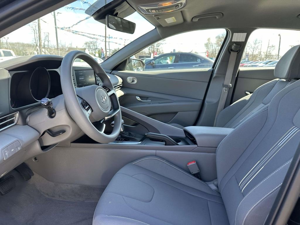 Used 2023 Hyundai Elantra SEL FWD image 12