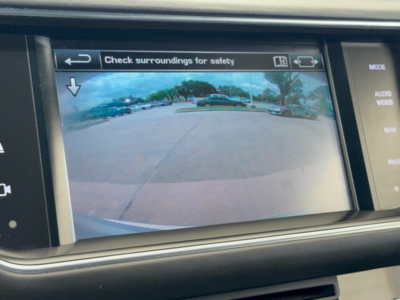 Used 2015 Land Rover Range Rover Supercharged AWD/4WD image 24