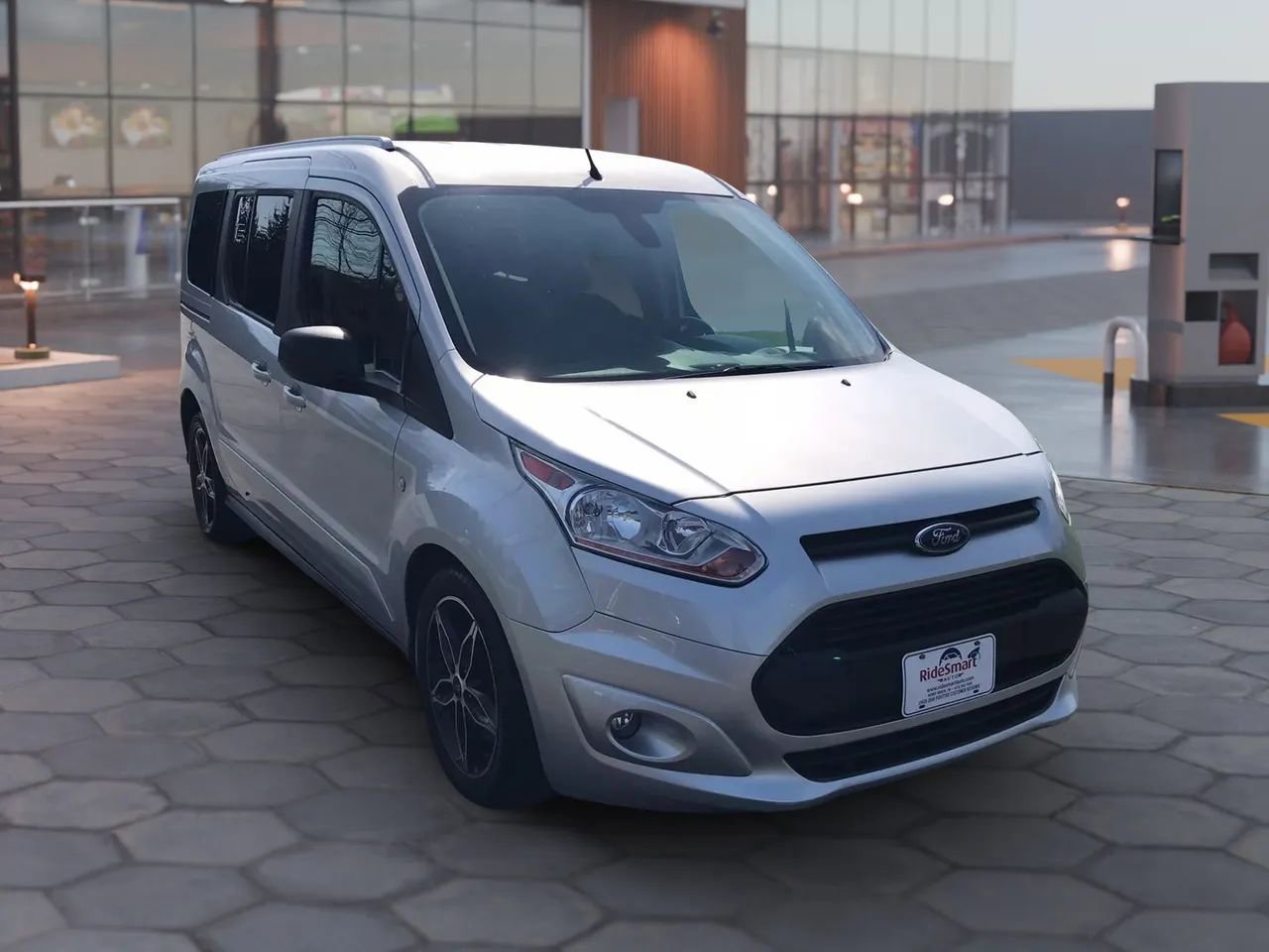 Used 2018 Ford Transit Connect XLT image 8