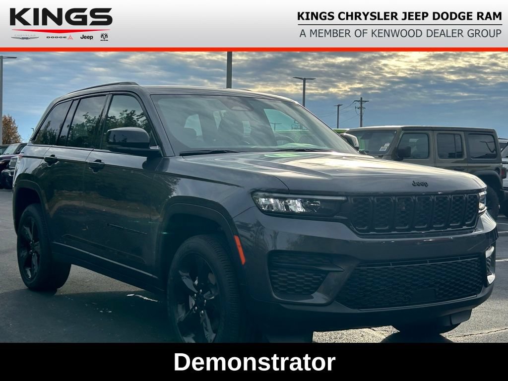 New 2025 Jeep Grand Cherokee Altitude AWD/4WD image 1