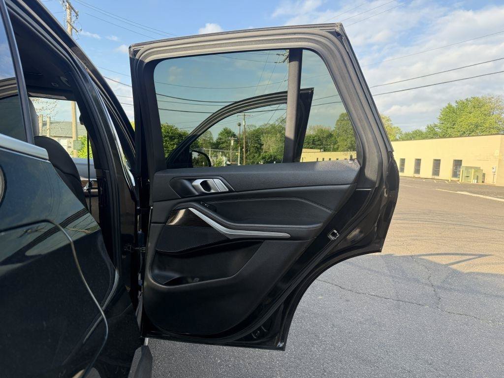 Used 2019 BMW X5 xDrive40i w/ Convenience Package AWD/4WD image 22