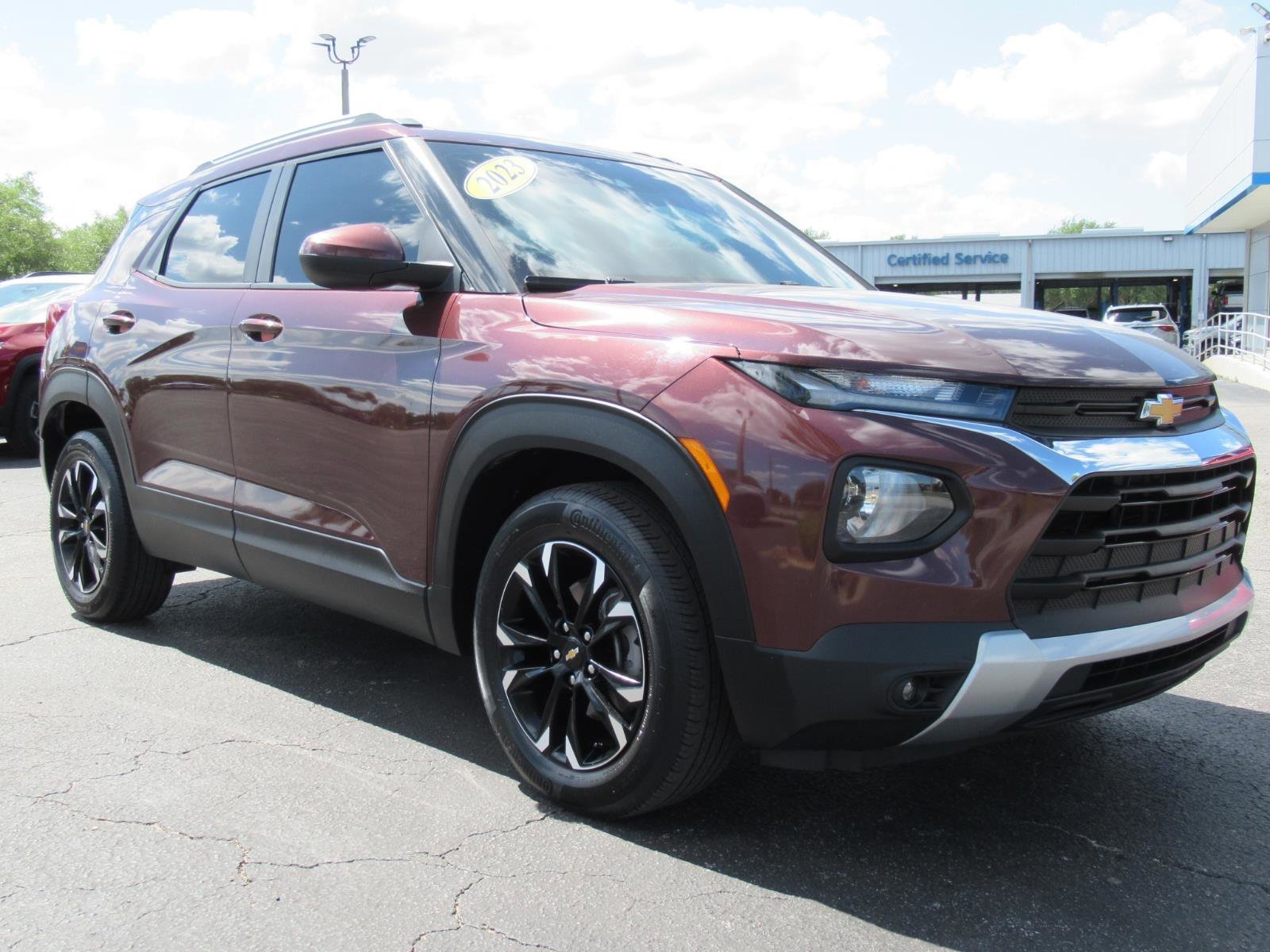 Used 2023 Chevrolet TrailBlazer LT w/ Convenience Package FWD image 4