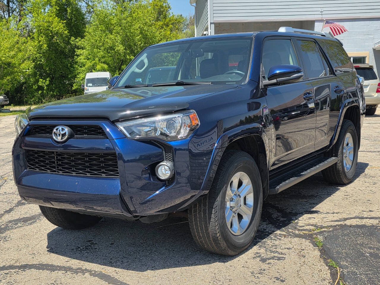 Used 2018 Toyota 4Runner SR5 Premium AWD/4WD image 3