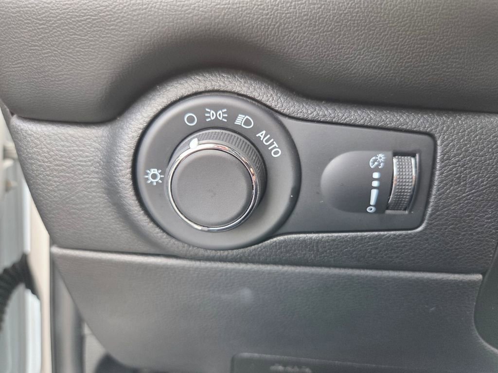Used 2024 Dodge Durango GT RWD image 23