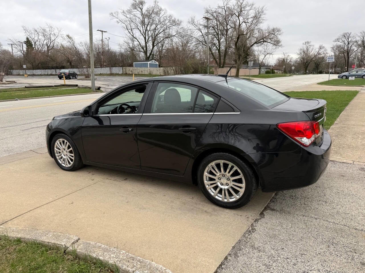 Used 2013 Chevrolet Cruze Eco image 4