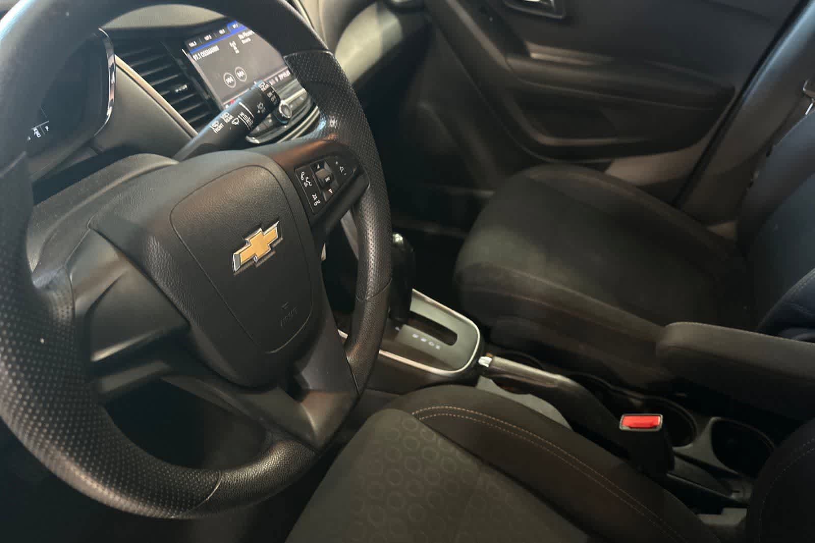 Used 2020 Chevrolet Trax LS FWD image 14