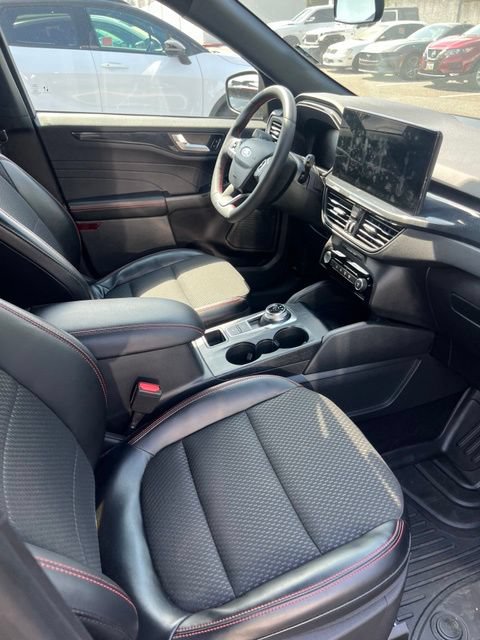Used 2023 Ford Escape ST-Line w/ Tech Pack #1 AWD/4WD image 7