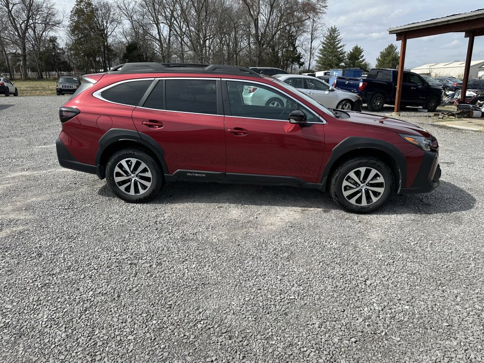 Used 2024 Subaru Outback Premium image 4