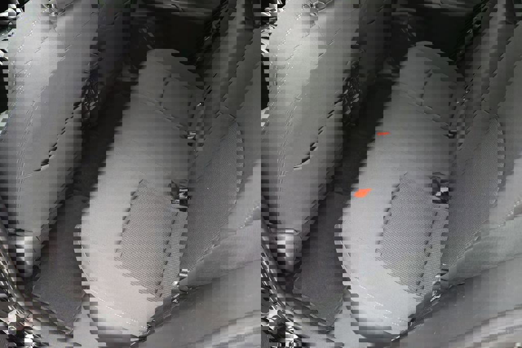 Used 2022 Toyota Venza LE image 10