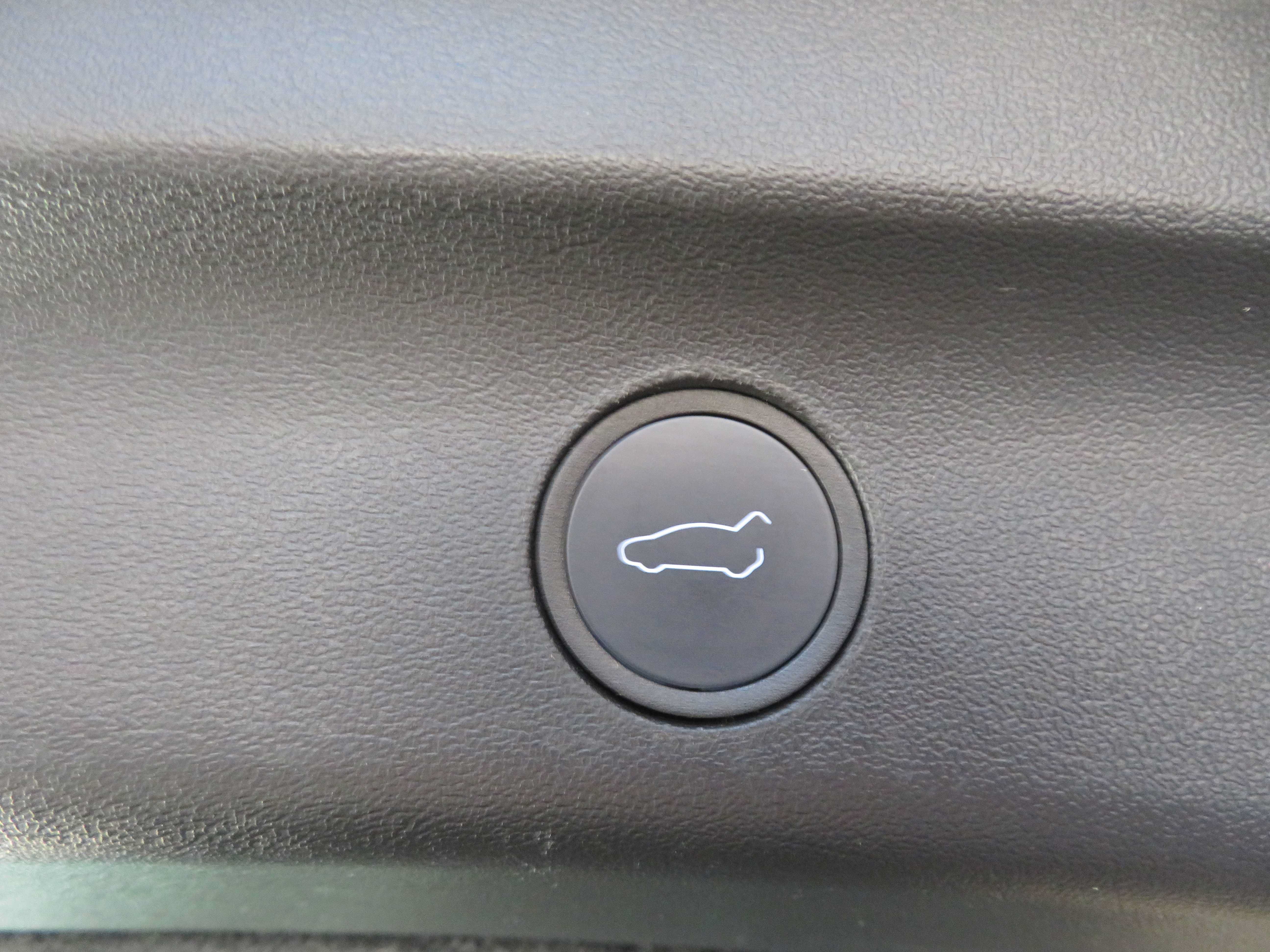 Used 2022 Tesla Model Y Performance AWD/4WD image 56