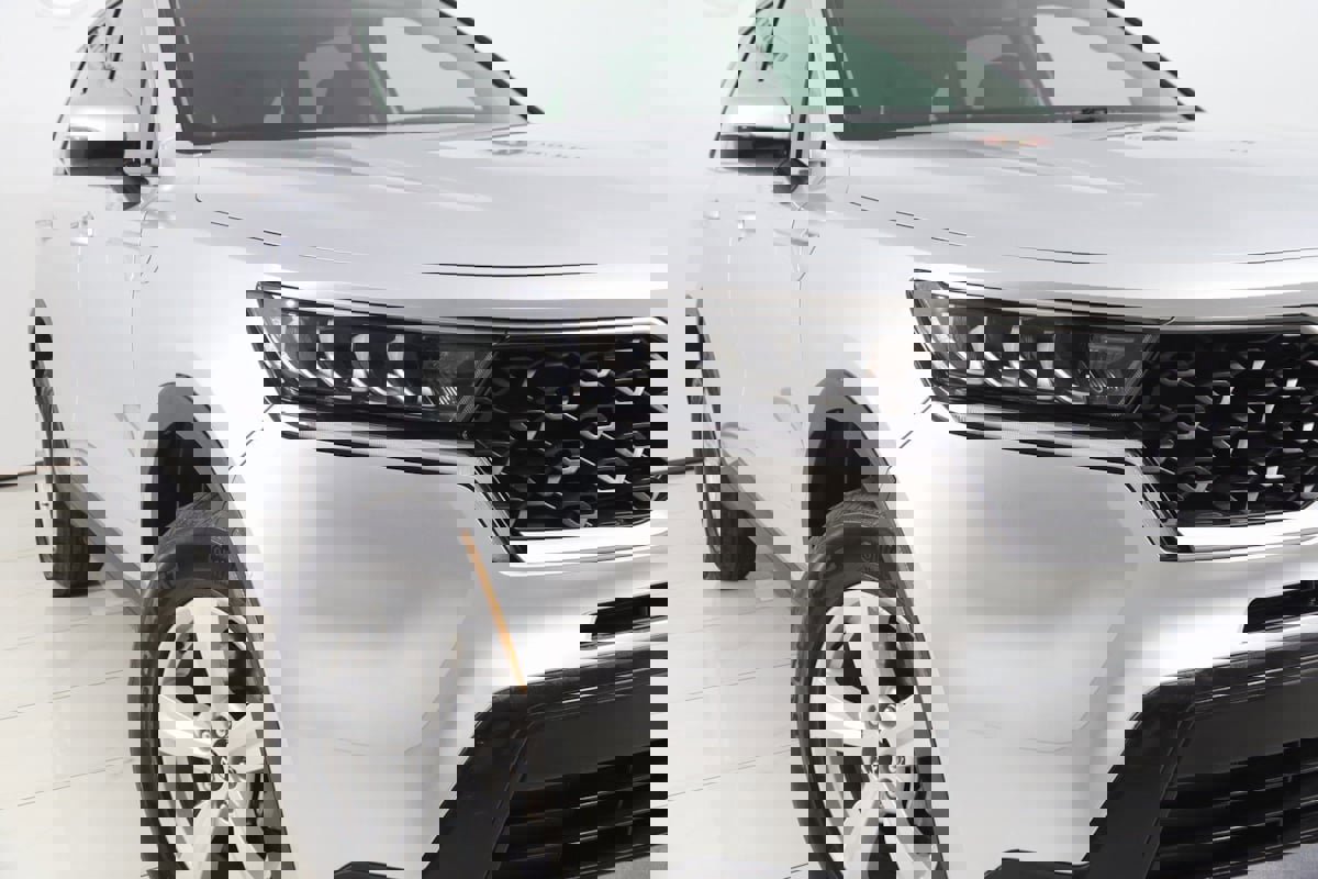 Used 2022 Kia Sorento LX image 15