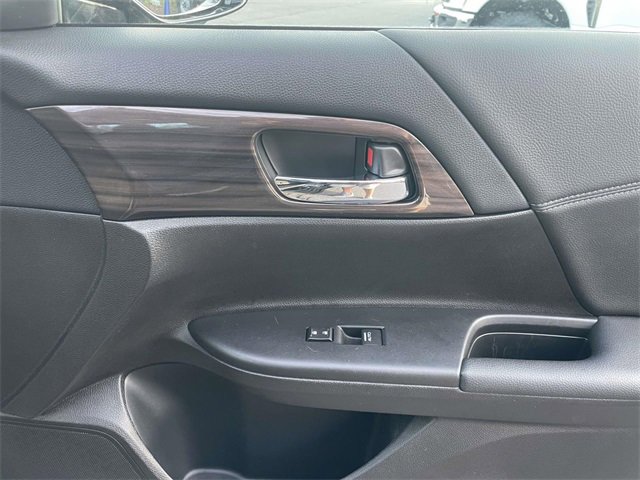 Used 2016 Honda Accord EX-L image 29