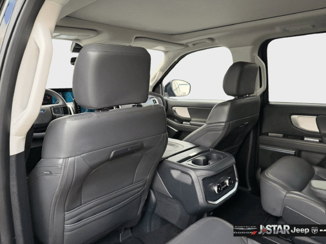 Used 2025 Ford Expedition Active RWD image 25