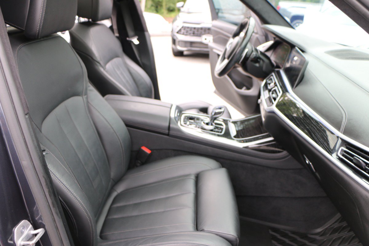 Used 2021 BMW X7 M50i w/ Executive Package AWD/4WD image 33