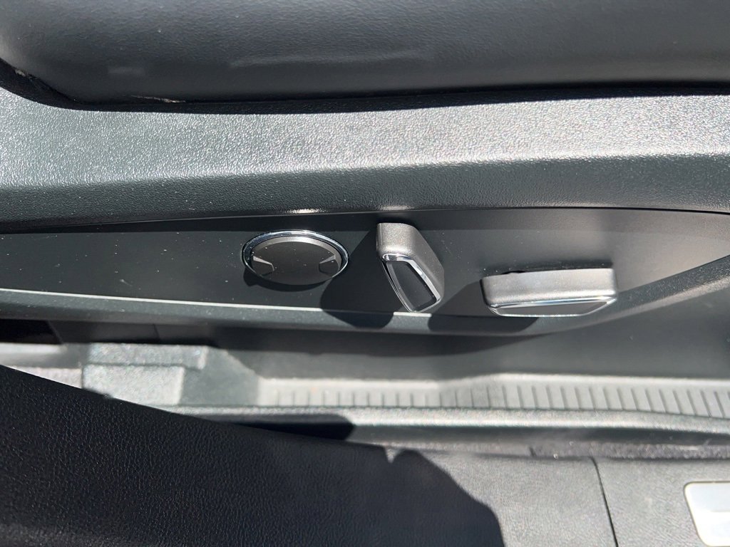 Used 2022 Lincoln Nautilus Reserve w/ Class II Trailer Tow Package image 40