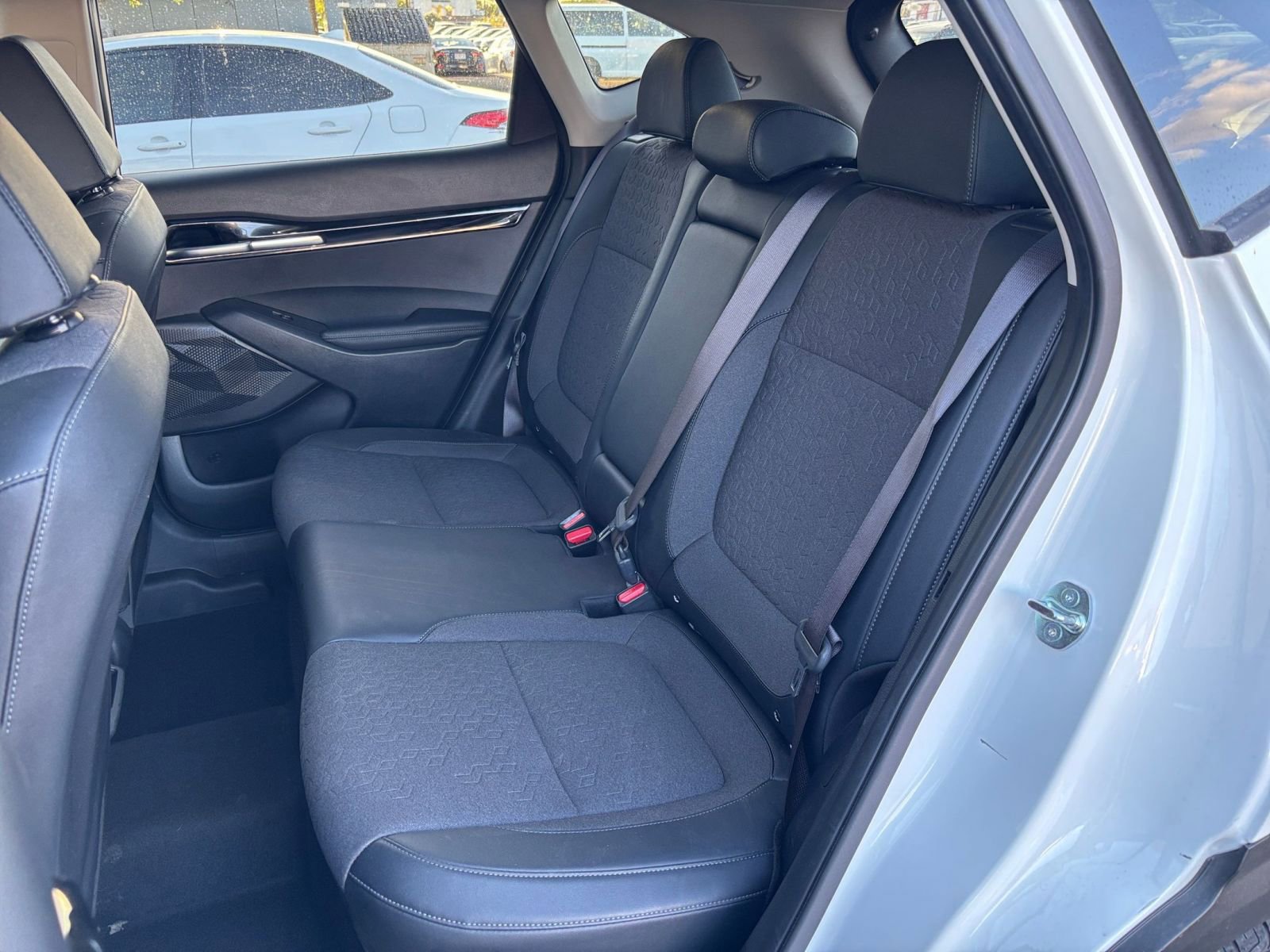 Used 2025 Kia Seltos S image 39