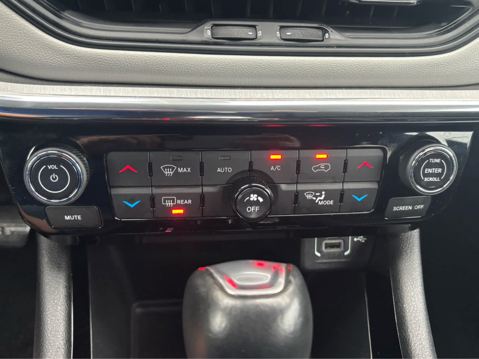 Used 2024 Jeep Compass Limited AWD/4WD image 24