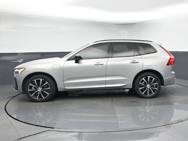 Used 2023 Volvo XC60 T8 Plus w/ Protection Package Premier AWD/4WD image 4