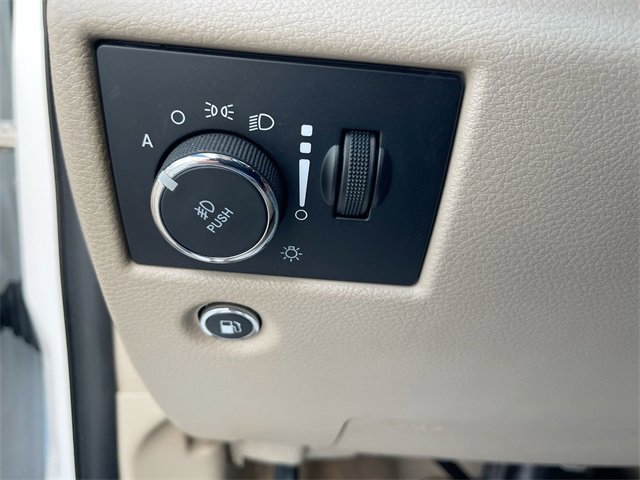 Used 2018 Jeep Grand Cherokee Overland image 18