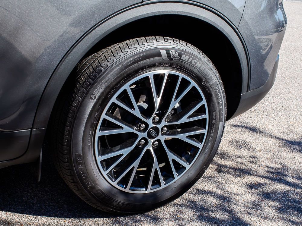 Used 2025 Ford Escape SE image 6