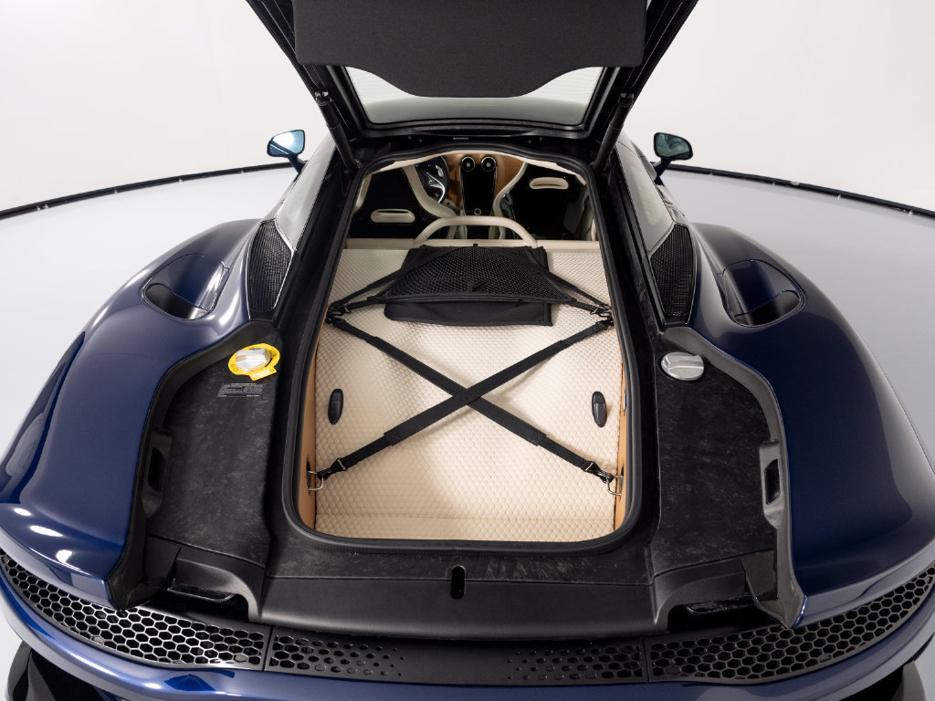 Used 2020 McLaren GT RWD image 47