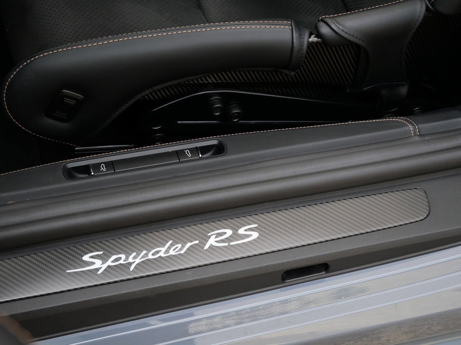 Used 2024 Porsche 718 Boxster Spyder RS RWD image 21