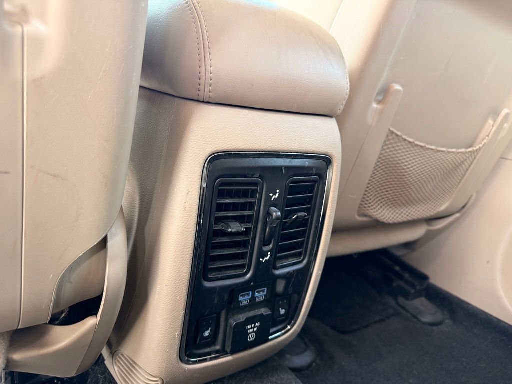 Used 2015 Jeep Grand Cherokee Limited w/ Luxury Group II image 25