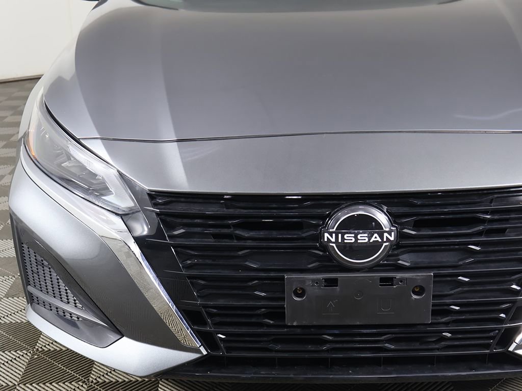 Used 2024 Nissan Altima 2.5 SV image 10