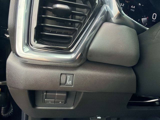 New 2026 GMC Canyon Elevation w/ Convenience Package image 30