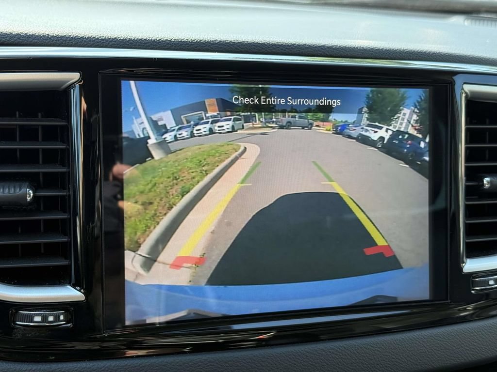 Used 2024 Chrysler Pacifica Touring-L FWD image 28