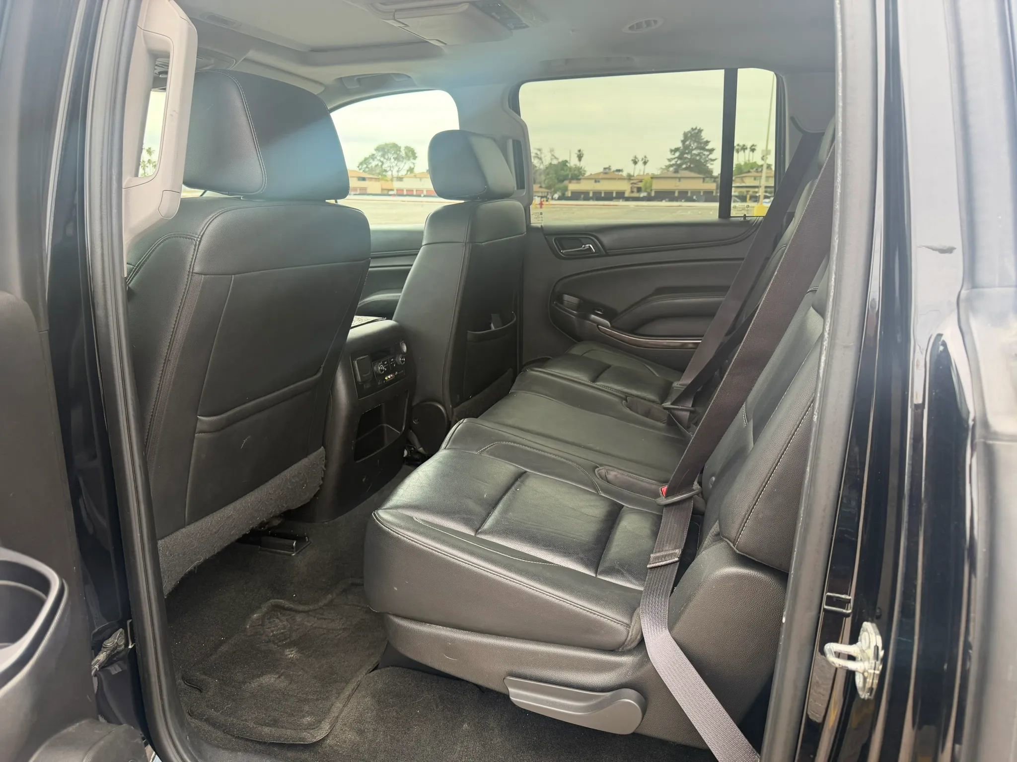 Used 2016 Chevrolet Suburban LT RWD image 10