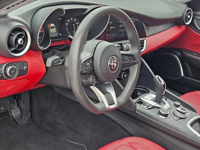 Used 2020 Alfa Romeo Giulia w/ Nero Edizione RWD image 9