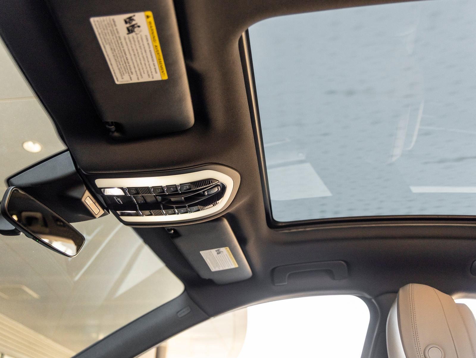 Certified 2023 Porsche Macan image 25