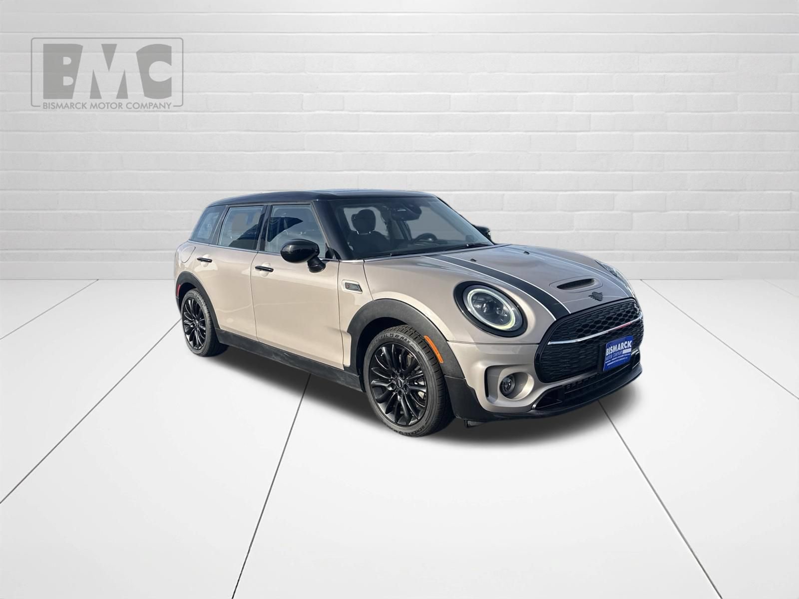 Used 2023 MINI Cooper Clubman S w/ Premium Package FWD image 2