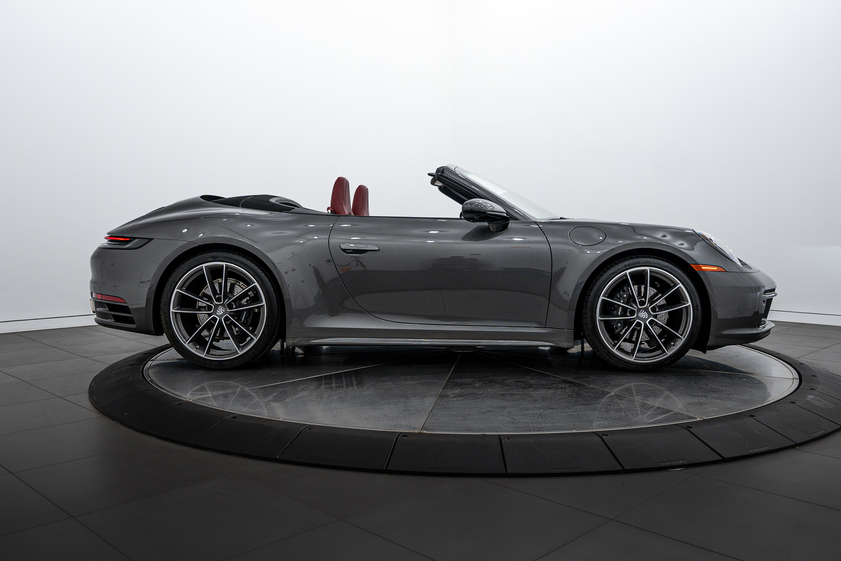 Certified 2024 Porsche 911 Carrera image 8