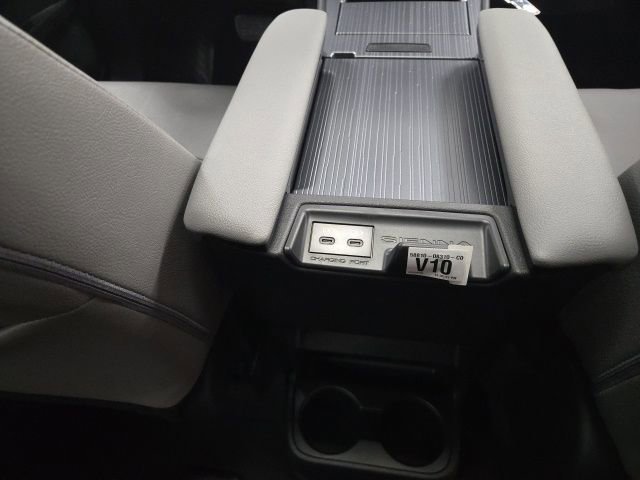 New 2026 Toyota Sienna XLE image 13