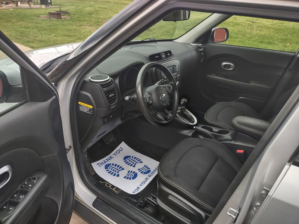 Used 2016 Kia Soul + image 5