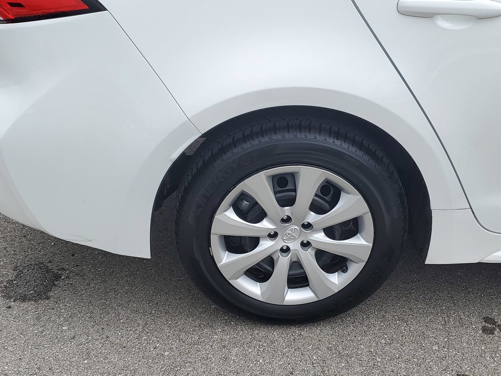 Certified 2024 Toyota Corolla LE FWD image 5