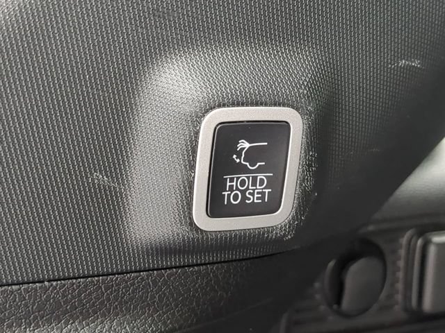 Used 2022 Jeep Grand Cherokee Overland w/ Adv Protech Group III AWD/4WD image 15