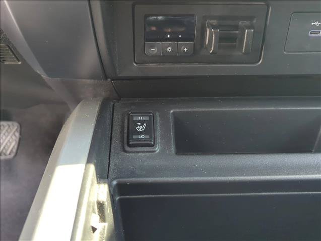 Used 2024 Nissan Titan SV w/ SV Convenience Package RWD image 22