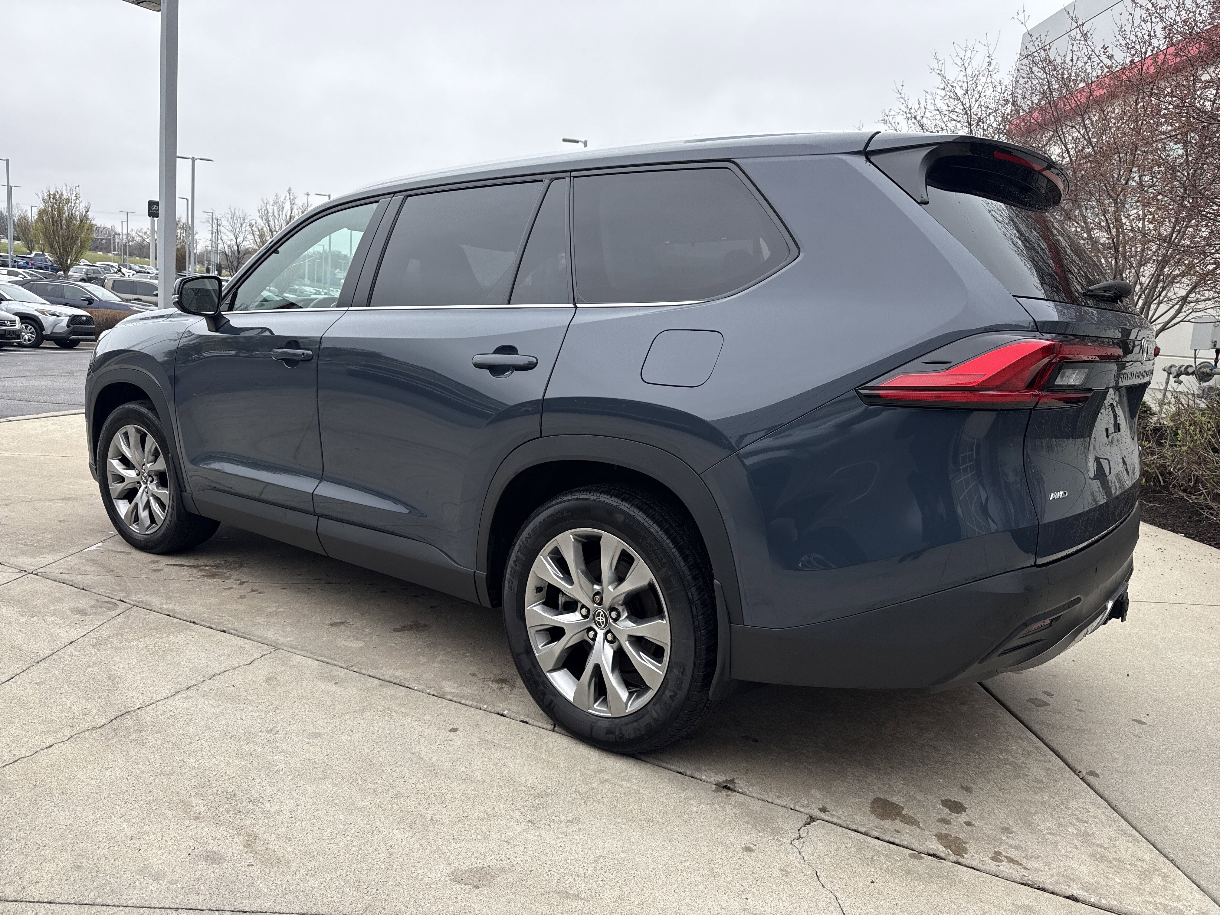 Used 2024 Toyota Grand Highlander AWD image 7