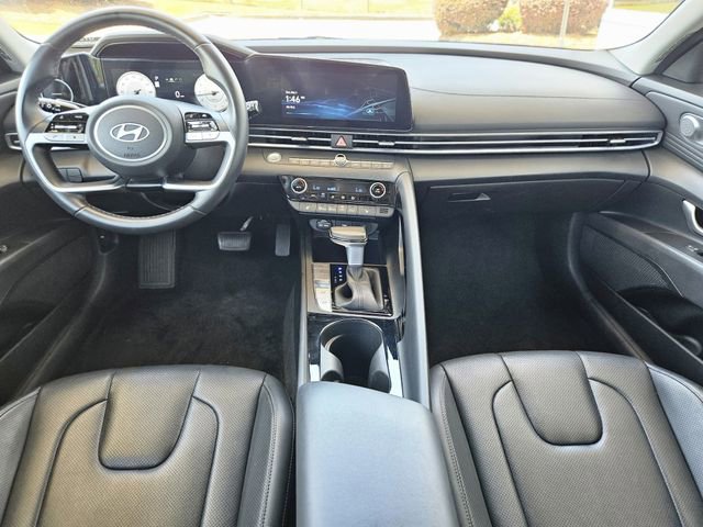 Used 2025 Hyundai Elantra Limited FWD image 16